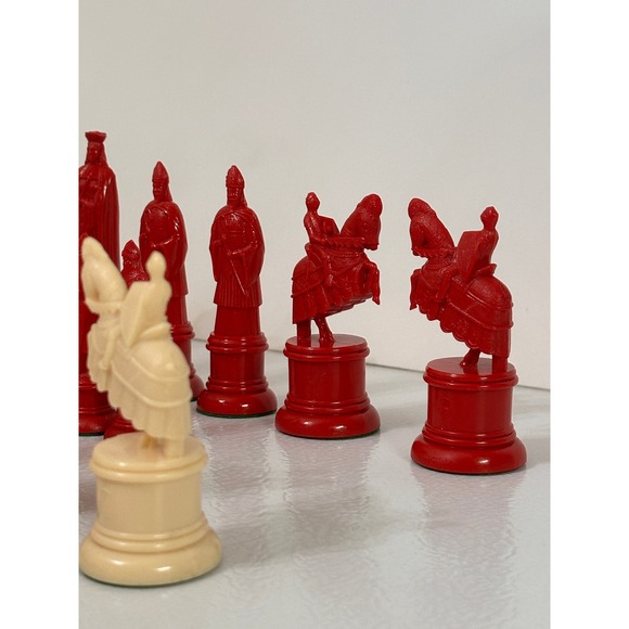 Kingsway Vintage Red & Ivory Chess Pieces Set Complete Royal King Queen Knight - Picture 12 of 16